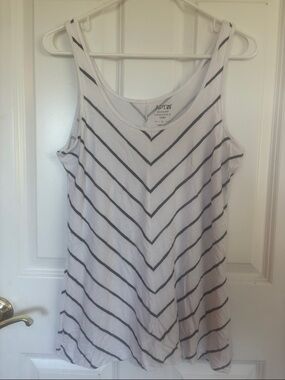 Apt. 9 White Tank with Black Chevron Stripes